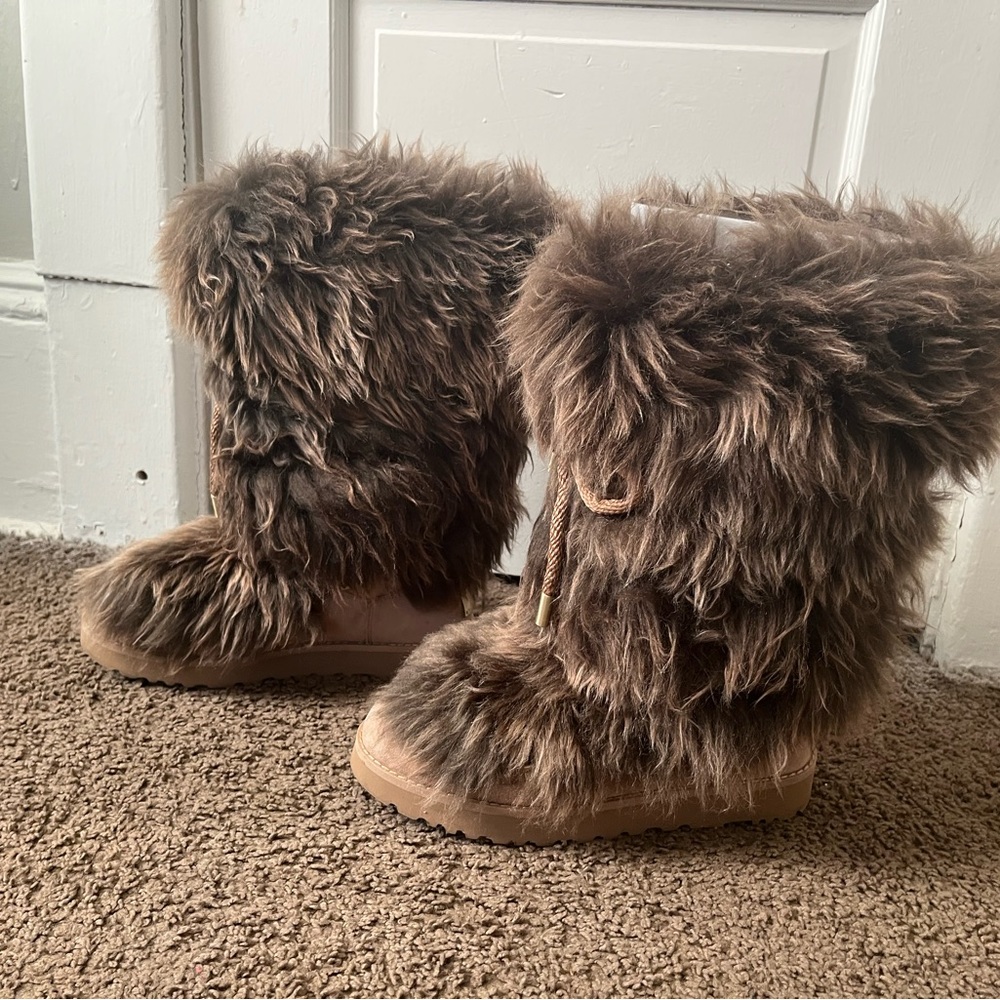 Fur uggs size 7